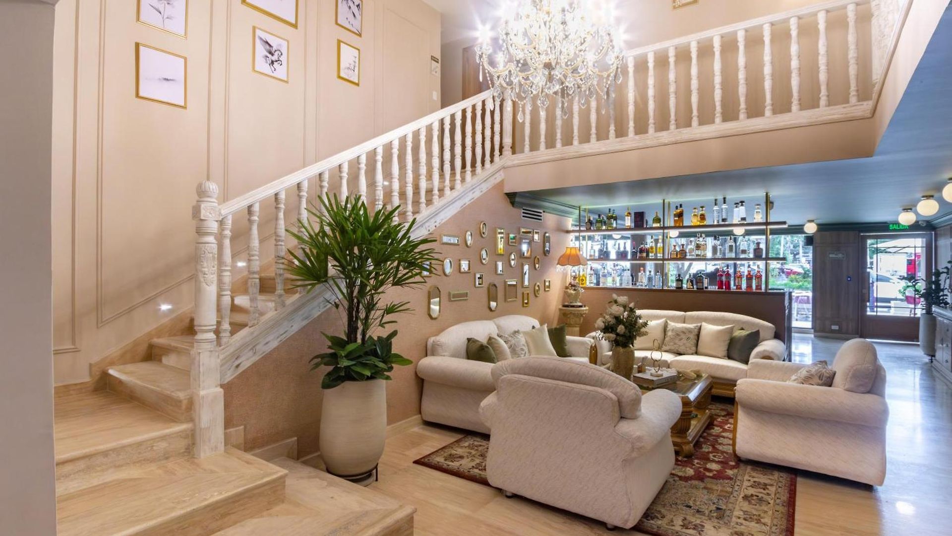 Hotel Berthas Collection By Em *