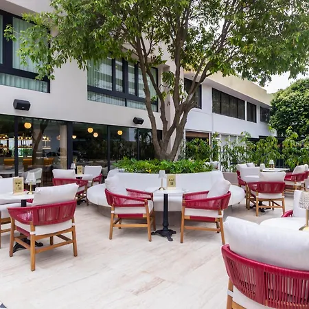 Berthas Collection By Em Hotel *