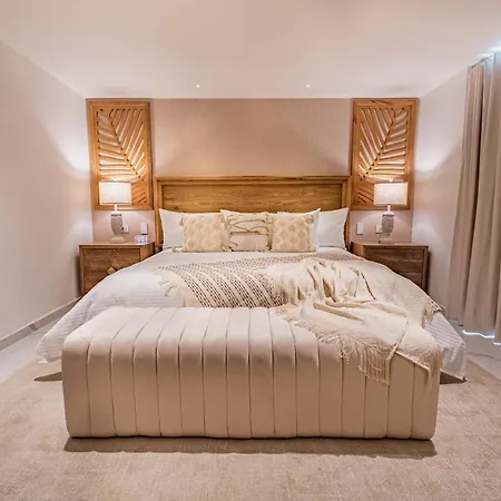 Hotel Berthas Collection By Em *