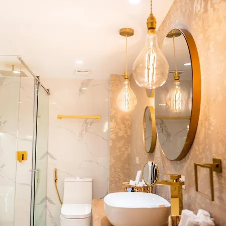 Hotel Berthas Collection By Em *