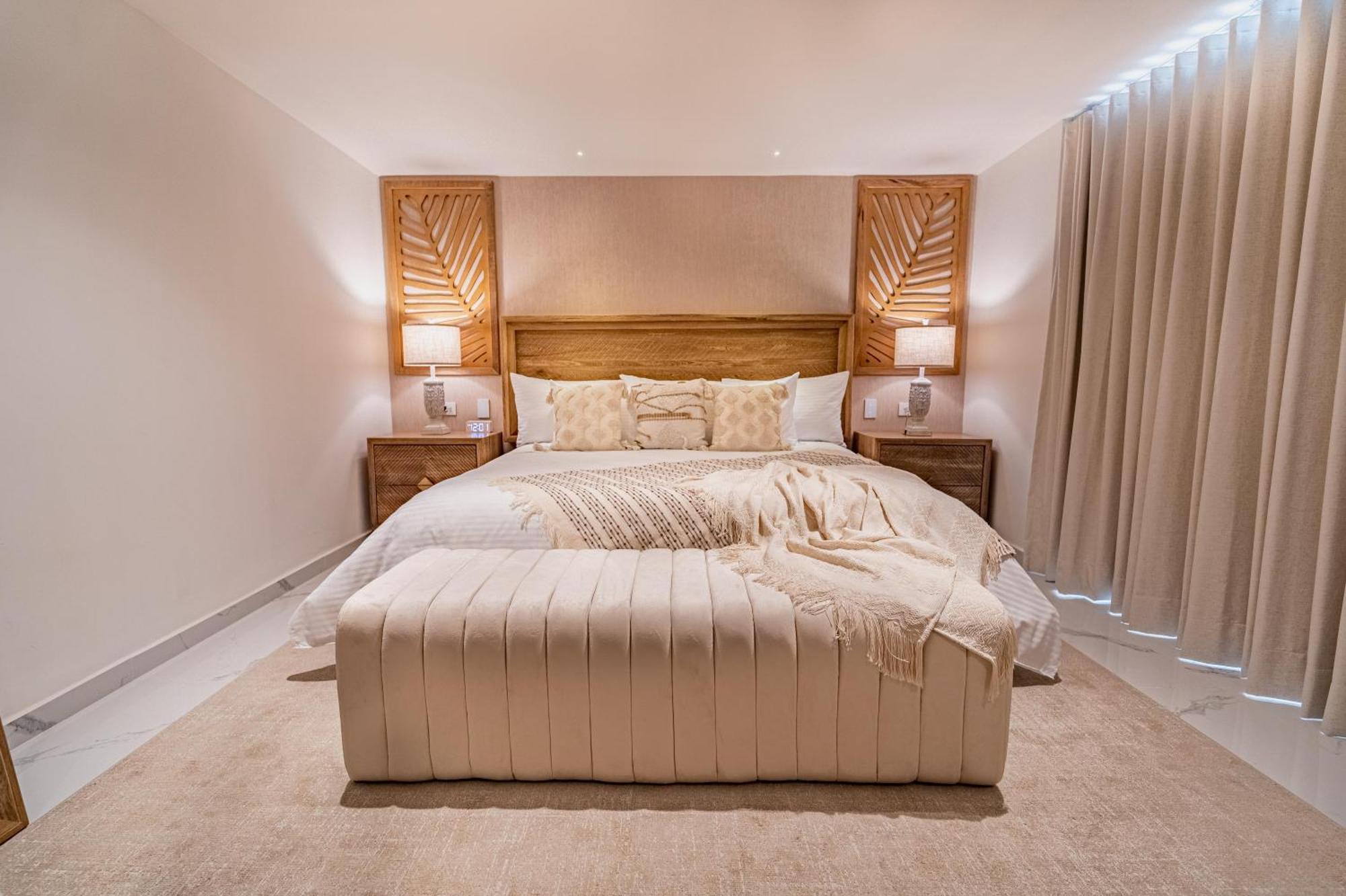 Hotel Berthas Collection By Em *